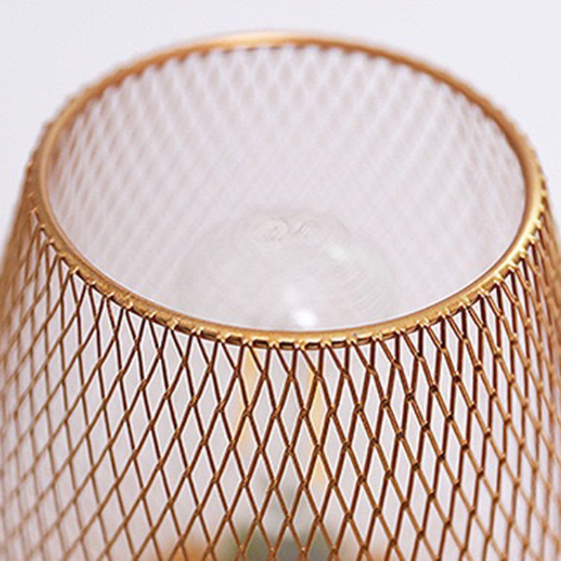 Zeitgenössische Einfachheit Rose Eisen Mesh Cup Shade LED Tischlampe für das Schlafzimmer 