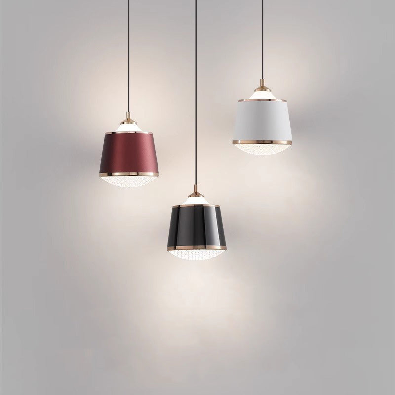 Lustre suspendu LED rond en fer acrylique nordique contemporain pour chambre à coucher 
