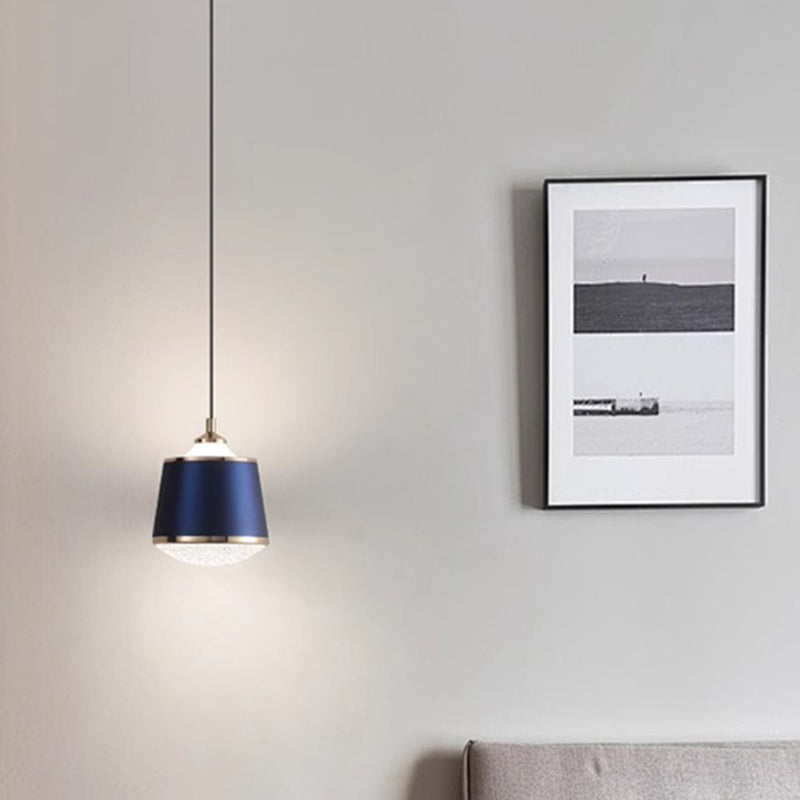 Lustre suspendu LED rond en fer acrylique nordique contemporain pour chambre à coucher 