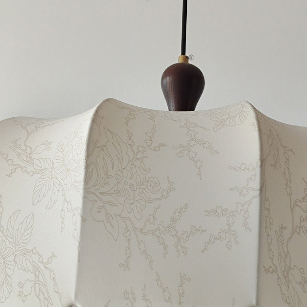Traditionelle französische Pendelleuchte aus Eschenholz mit Stoffschirm und drei Lichtern für das Wohnzimmer 