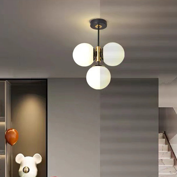Monture de plafond semi-encastrée à 3 lumières avec abat-jour en verre boule de quincaillerie de simplicité moderne pour salon 