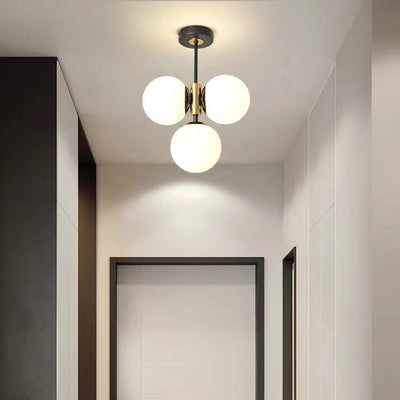 Monture de plafond semi-encastrée à 3 lumières avec abat-jour en verre boule de quincaillerie de simplicité moderne pour salon 