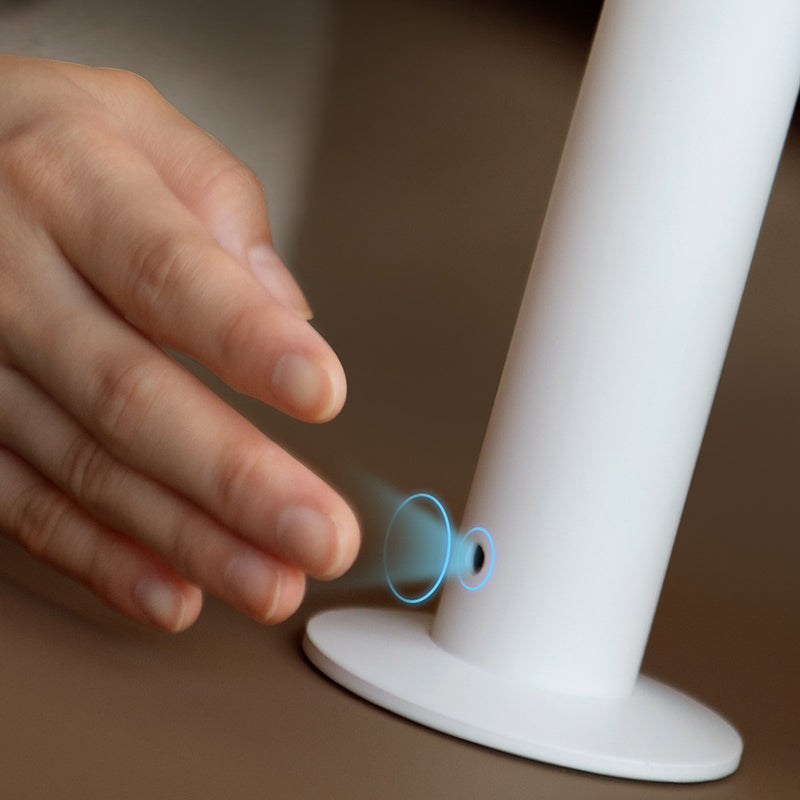 Lampe de table LED rechargeable par USB en colonne plastique minimaliste moderne avec insertion de fleurs pour chambre 