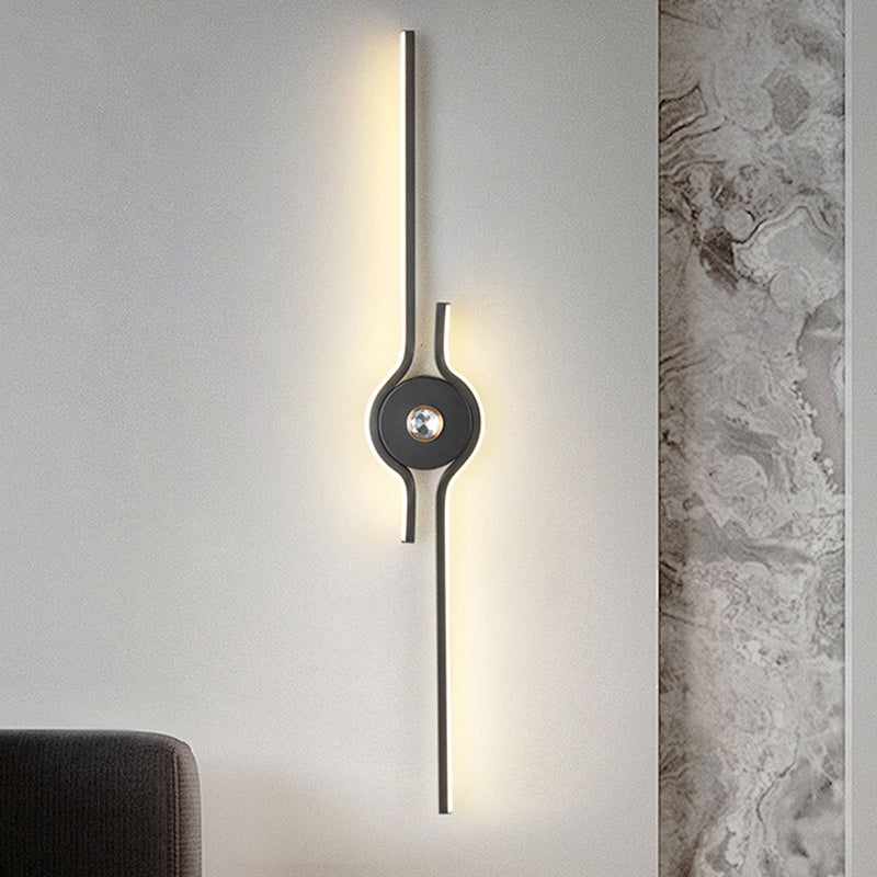 Moderne minimalistische Aluminium-Eisen-Langstreifen-LED-Wandleuchte für das Wohnzimmer 