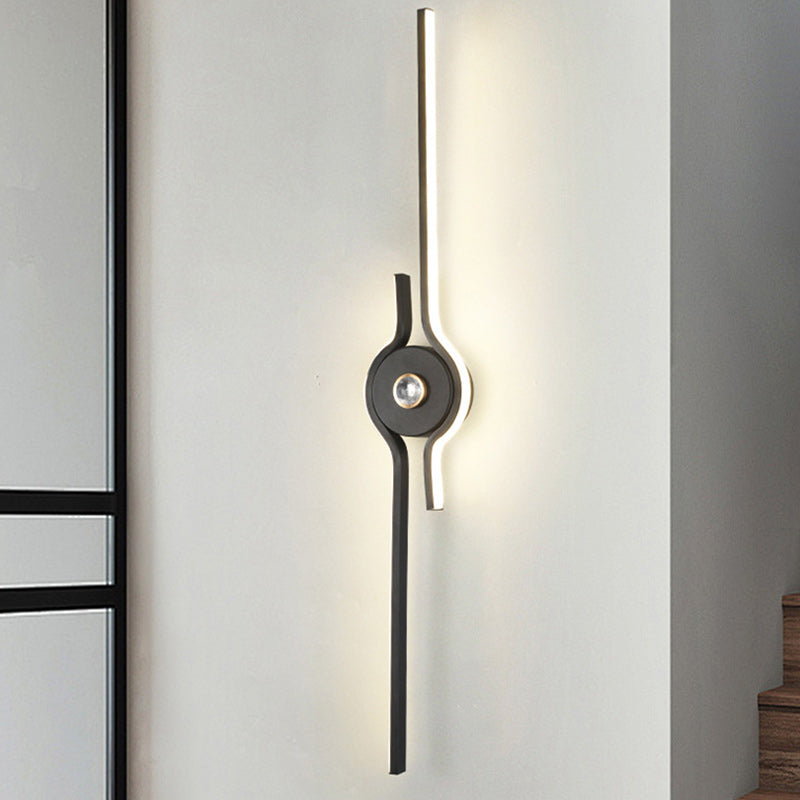 Moderne minimalistische Aluminium-Eisen-Langstreifen-LED-Wandleuchte für das Wohnzimmer 