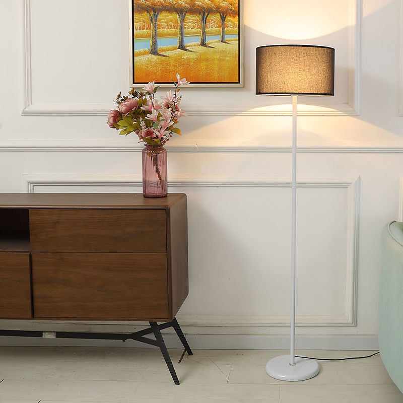 Lampe de sol contemporaine en fer avec abat-jour en tissu cylindrique à 1 lumière pour le salon 