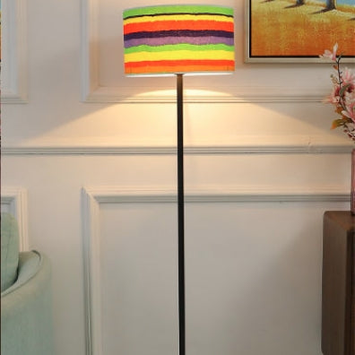 Lampe de sol contemporaine en fer avec abat-jour en tissu cylindrique à 1 lumière pour le salon 