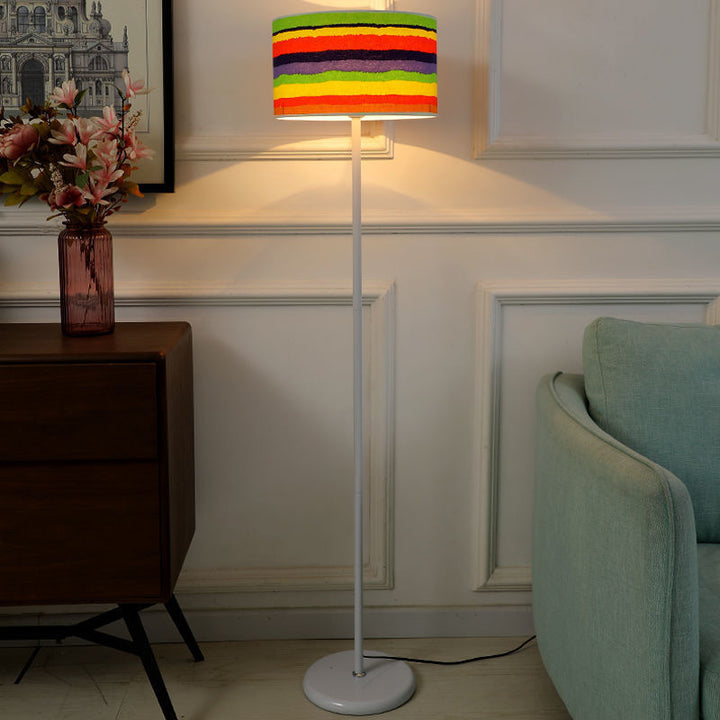 Lampe de sol contemporaine en fer avec abat-jour en tissu cylindrique à 1 lumière pour le salon 