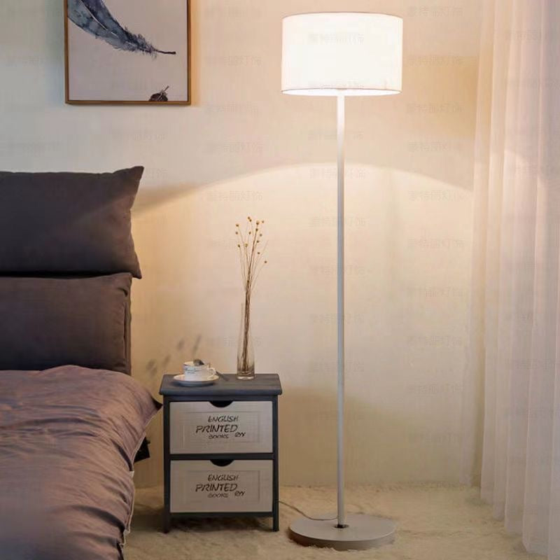 Lampe de sol contemporaine en fer avec abat-jour en tissu cylindrique à 1 lumière pour le salon 