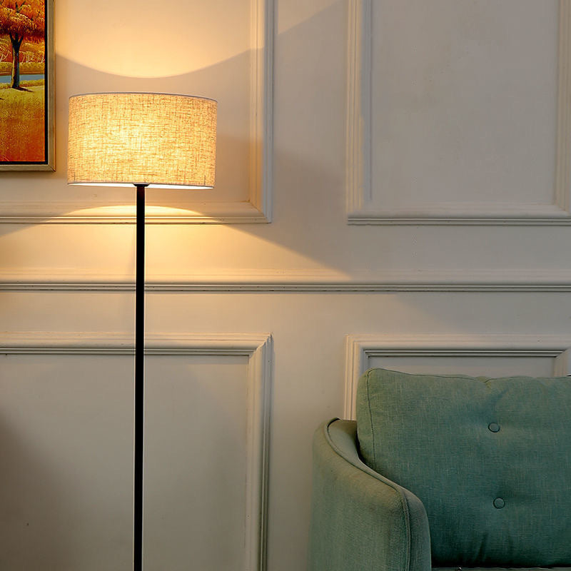 Lampe de sol contemporaine en fer avec abat-jour en tissu cylindrique à 1 lumière pour le salon 