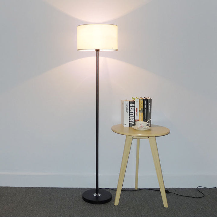 Lampe de sol contemporaine en fer avec abat-jour en tissu cylindrique à 1 lumière pour le salon 