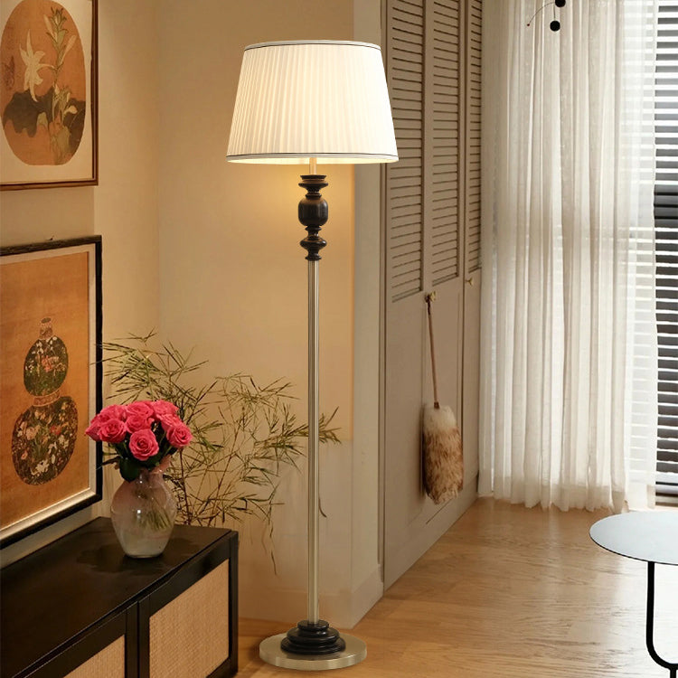 Lampadaire contemporain en bois massif avec abat-jour plissé en tissu cylindrique pour salon 