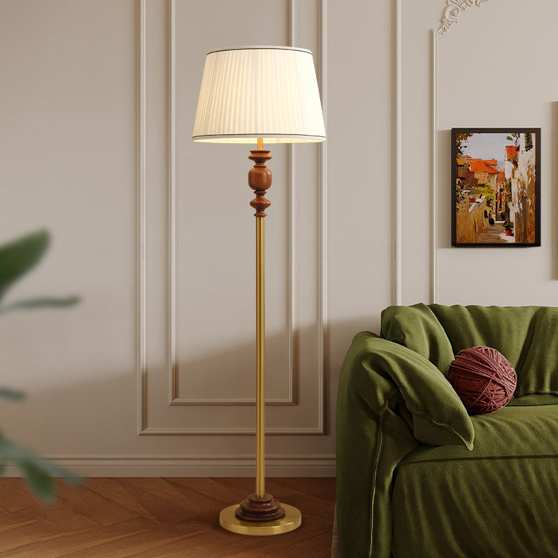 Lampadaire contemporain en bois massif avec abat-jour plissé en tissu cylindrique pour salon 