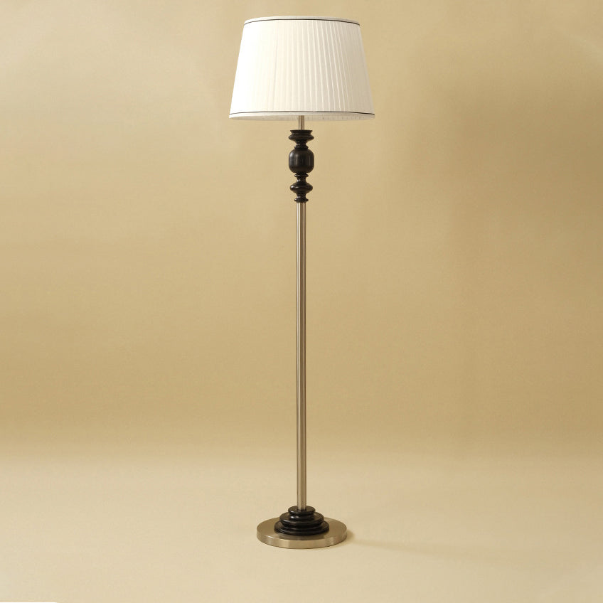 Lampadaire contemporain en bois massif avec abat-jour plissé en tissu cylindrique pour salon 