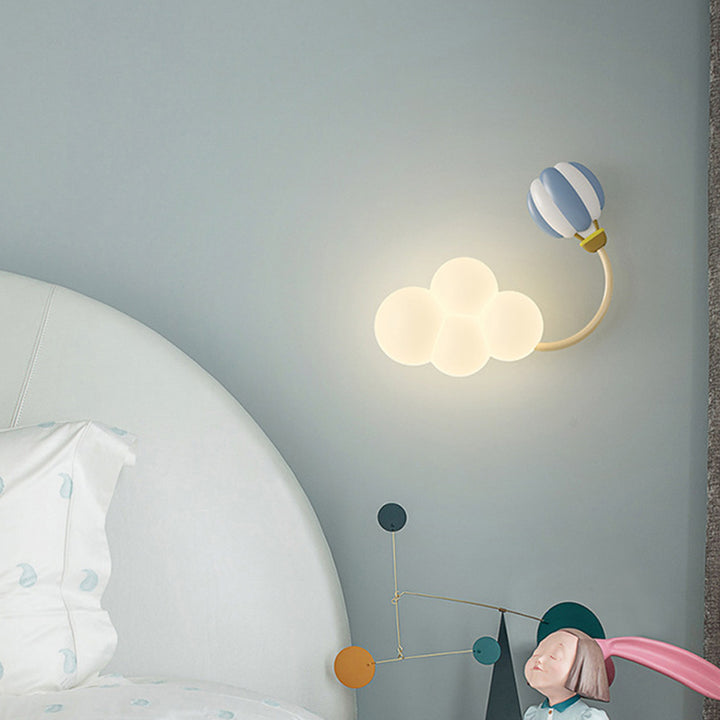Contemporain Créatif Arc-en-ciel Montgolfière Cerf-volant Fer PE LED Applique Murale Lampe Pour Salon 