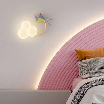 Contemporain Créatif Arc-en-ciel Montgolfière Cerf-volant Fer PE LED Applique Murale Lampe Pour Salon 