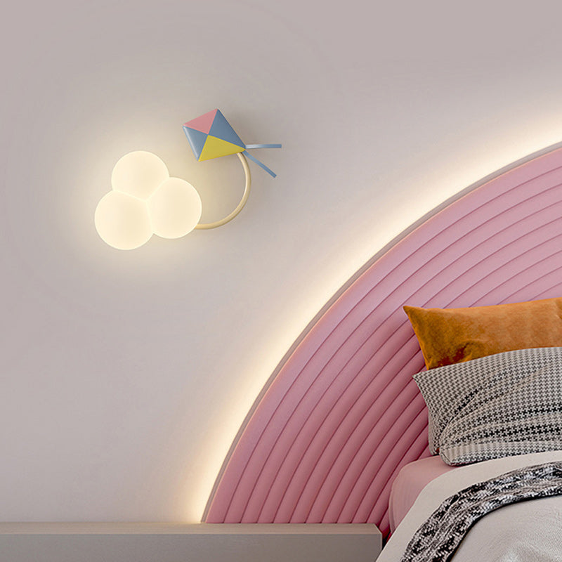 Contemporain Créatif Arc-en-ciel Montgolfière Cerf-volant Fer PE LED Applique Murale Lampe Pour Salon 