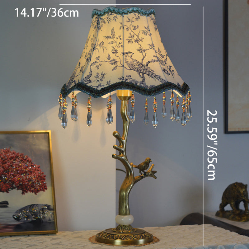 Pantalla de borla de tela europea tradicional Base de pavo real de latón antiguo Lámpara de mesa de 1 luz para dormitorio 