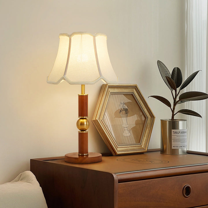 Pantalla de tela francesa tradicional Hardware Base de madera maciza Lámpara de mesa de 1 luz para dormitorio 