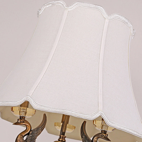 Abat-jour en tissu vintage traditionnel, sculpture en cristal, base en alliage de zinc, lampe de table à 3 lumières pour chambre 