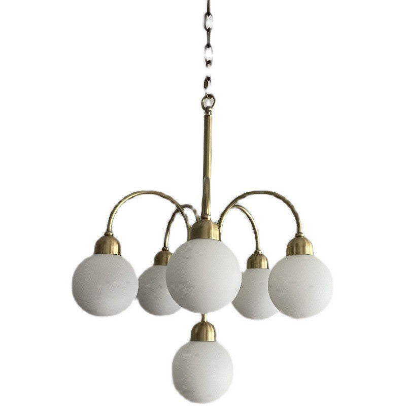 Chandelier moderne à 6 lumières avec tige en fer à arc du milieu du siècle et abat-jour en boule de verre pour le salon 