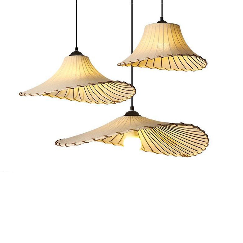 Traditional Farmhouse Fabric Flared Brim Straw Hat Design Iron 1-Light Pendant Light For Living Room