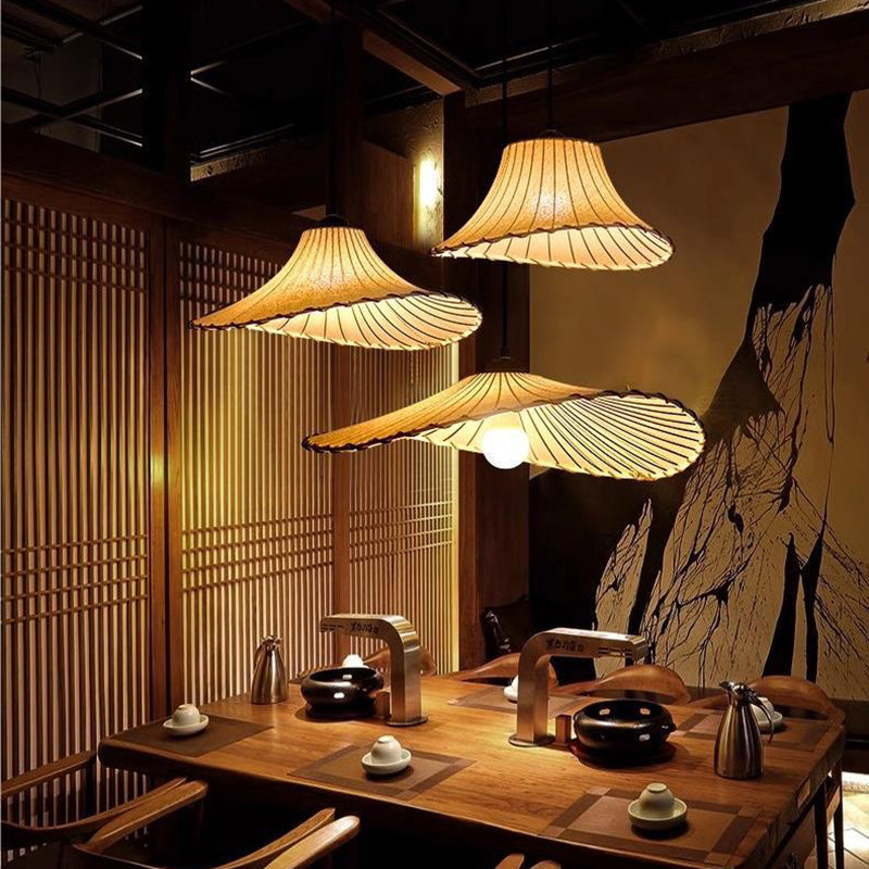 Conception de chapeau de paille à bord évasé en tissu de maison de campagne traditionnelle Fer Suspension 1 lumière pour salon 