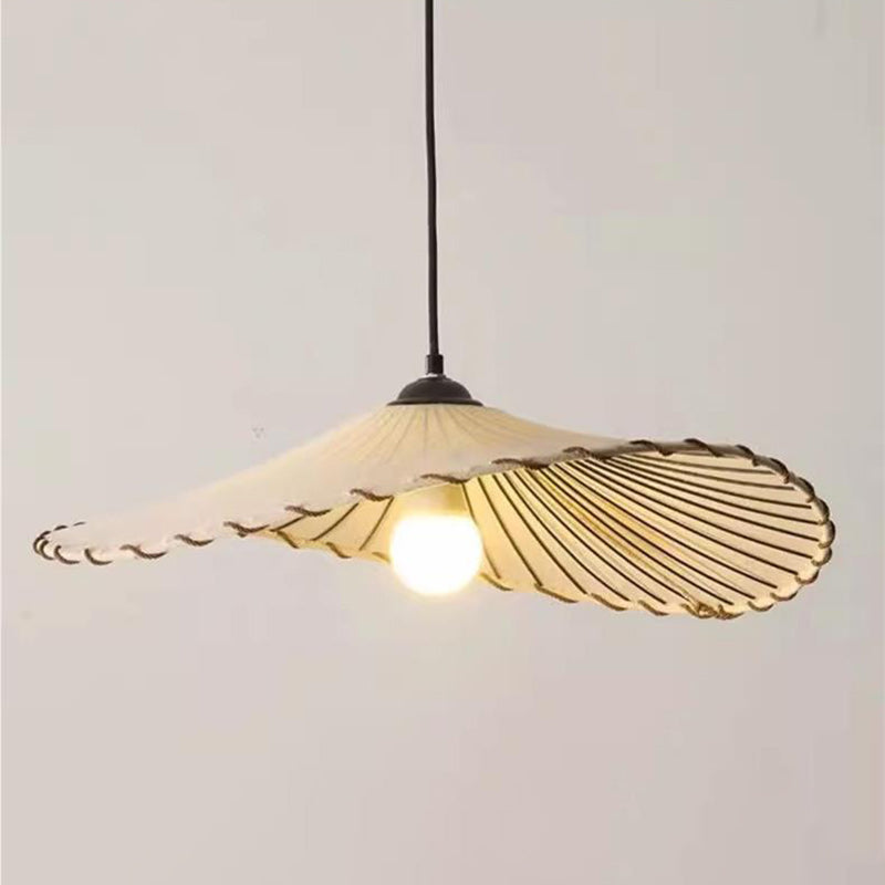Conception de chapeau de paille à bord évasé en tissu de maison de campagne traditionnelle Fer Suspension 1 lumière pour salon 