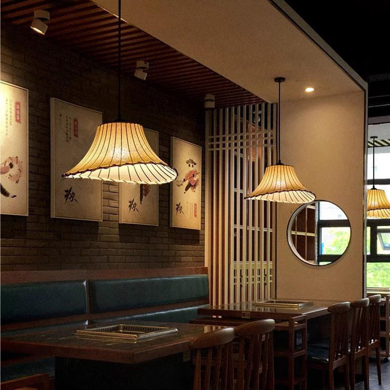 Traditional Farmhouse Fabric Flared Brim Straw Hat Design Iron 1-Light Pendant Light For Living Room