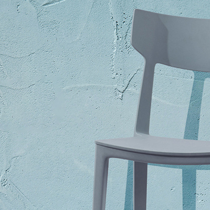 Silla de comedor apilable de plástico cuadrada nórdica contemporánea con respaldo abierto para comedor 