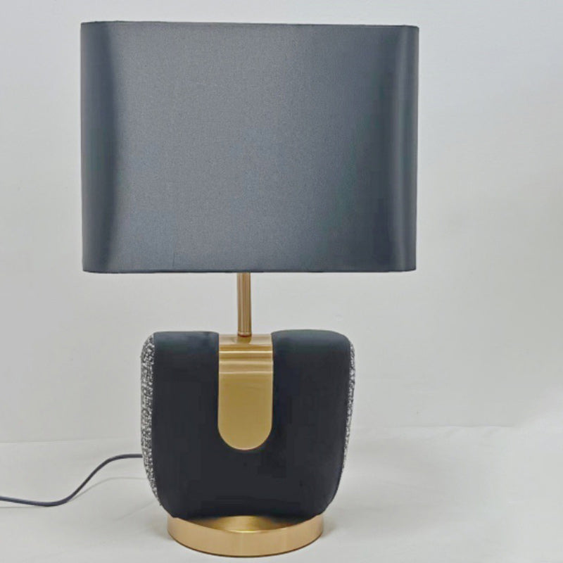 Moderne eklektische Stoffquadrat-Schirm Leder Eisen 1-Licht Tischlampe für Schlafzimmer 