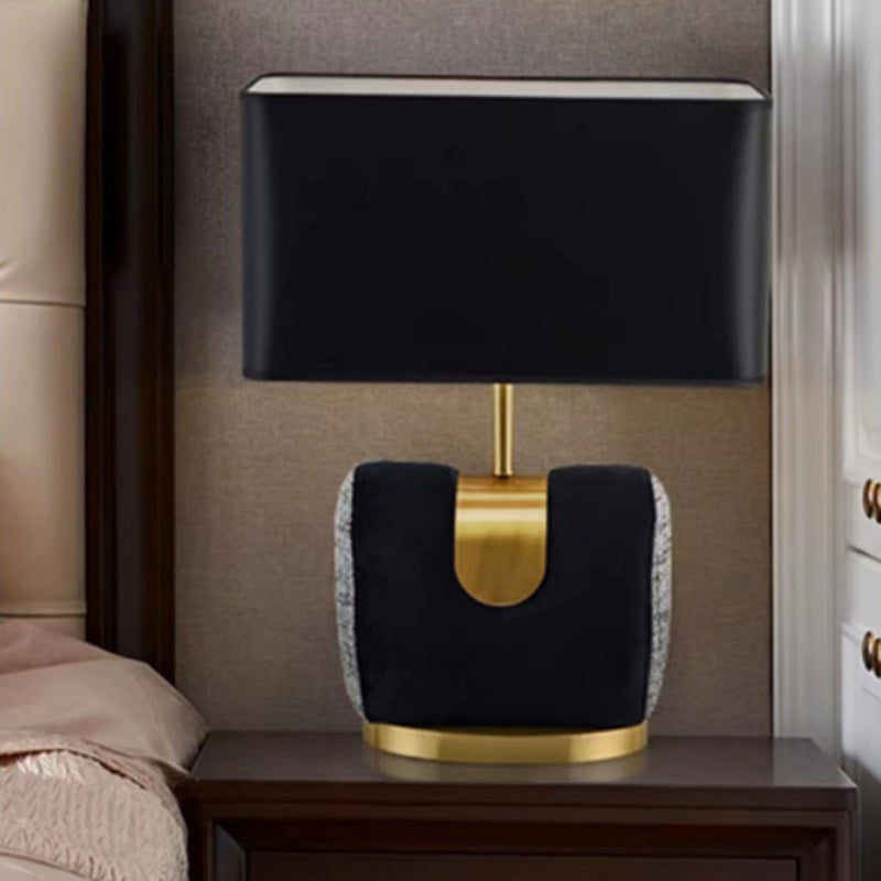 Moderne eklektische Stoffquadrat-Schirm Leder Eisen 1-Licht Tischlampe für Schlafzimmer 