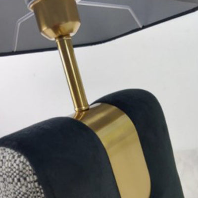 Moderne eklektische Stoffquadrat-Schirm Leder Eisen 1-Licht Tischlampe für Schlafzimmer 
