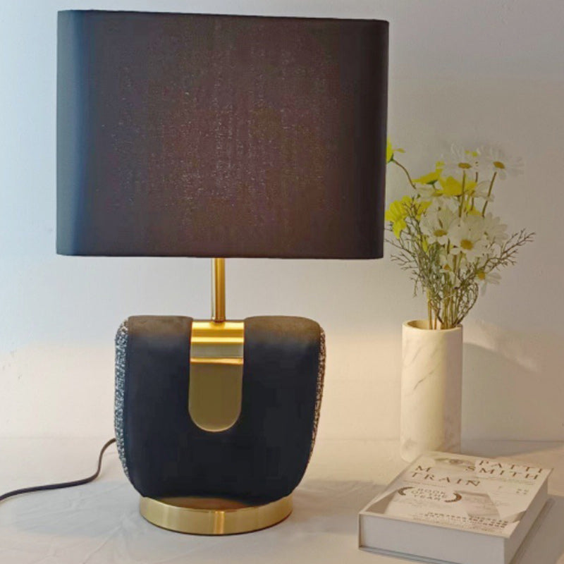 Moderne eklektische Stoffquadrat-Schirm Leder Eisen 1-Licht Tischlampe für Schlafzimmer 