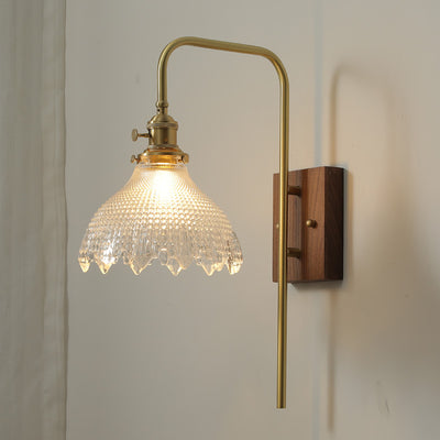 Traditionelle Vintage-Wandleuchte aus Walnussholz und Messing mit Blumen-Glasschirm, 1-flammig, für das Wohnzimmer 