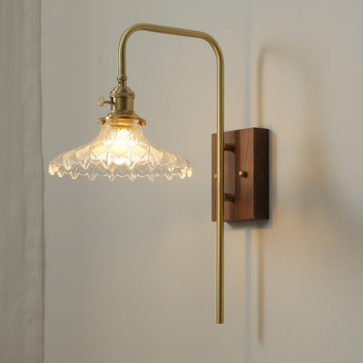 Traditionelle Vintage-Wandleuchte aus Walnussholz und Messing mit Blumen-Glasschirm, 1-flammig, für das Wohnzimmer 