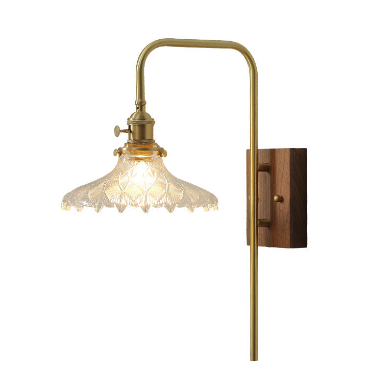 Traditionelle Vintage-Wandleuchte aus Walnussholz und Messing mit Blumen-Glasschirm, 1-flammig, für das Wohnzimmer 