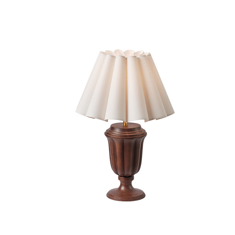 Traditionelle Vintage Stoffblumenstrauß-Lampenschirm Massivholz 1-Licht Tischlampe für Schlafzimmer 