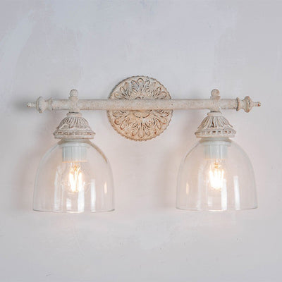 Traditionelle rustikale geschnitzte Eisen-Glas-Becher-Schirm 2-Licht-Spiegel-Front-Wandlampe für Badezimmer 