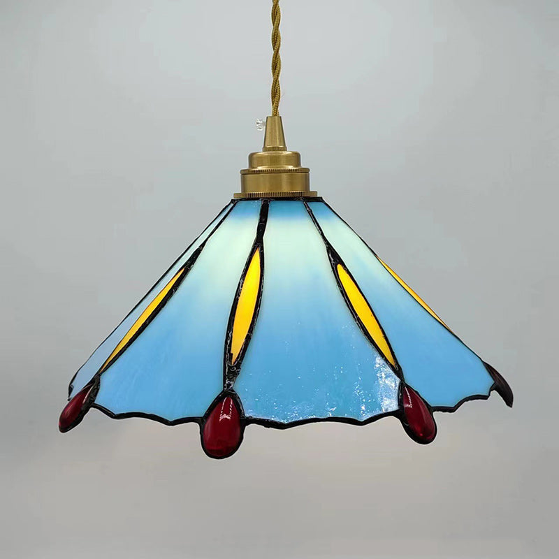 Traditionelle Tiffany-Hängelampe aus Messing mit konischem Buntglas-Schirm für Schlafzimmer 