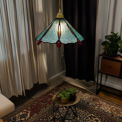 Traditionelle Tiffany-Hängelampe aus Messing mit konischem Buntglas-Schirm für Schlafzimmer 