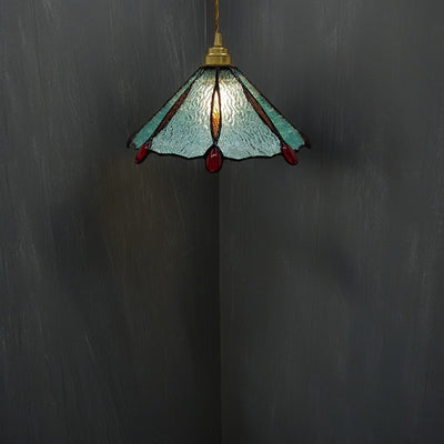 Traditionelle Tiffany-Hängelampe aus Messing mit konischem Buntglas-Schirm für Schlafzimmer 