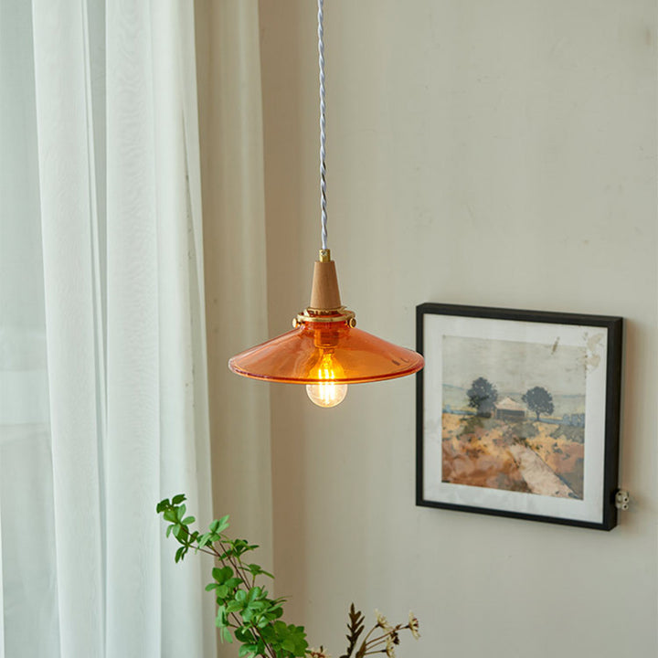 Traditionelle Vintage Pendelleuchte aus Messing, massivem Holz und Glas mit konischem Schirm, 1-flammig, für das Schlafzimmer 