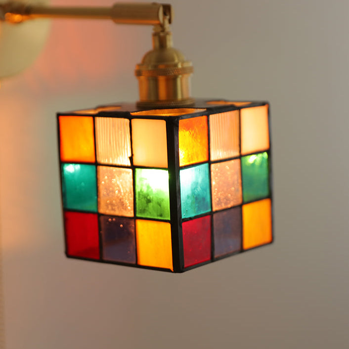 Applique murale en laiton à 1 lumière avec cube Rubik en verre teinté Tiffany traditionnel pour salle à manger 