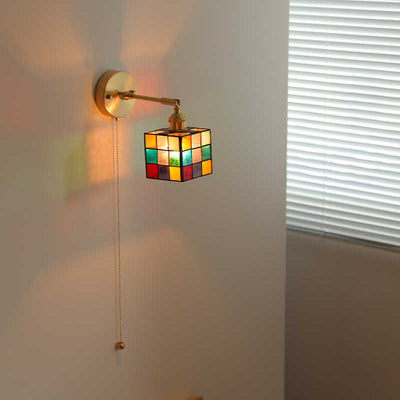 Traditionelle Tiffany-Buntglas-Rubik's Cube Messing 1-Licht-Wandleuchte für das Esszimmer 