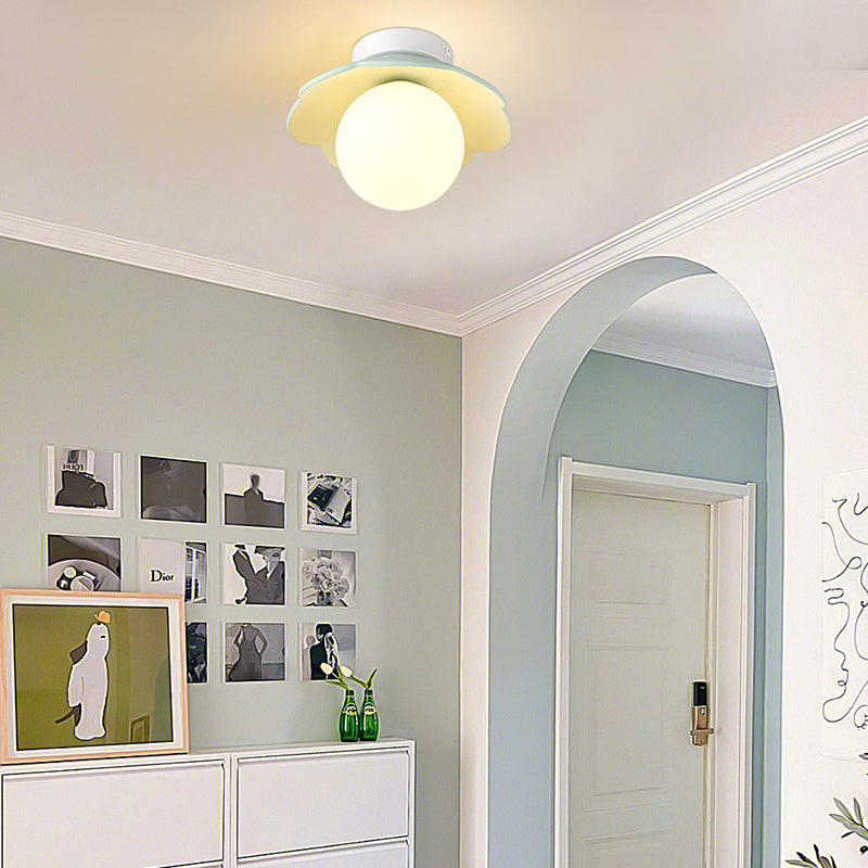 Traditionelle französische Harzblume PE Kugelschirm 1-Licht Semi-Flush Deckenleuchte für Wohnzimmer 
