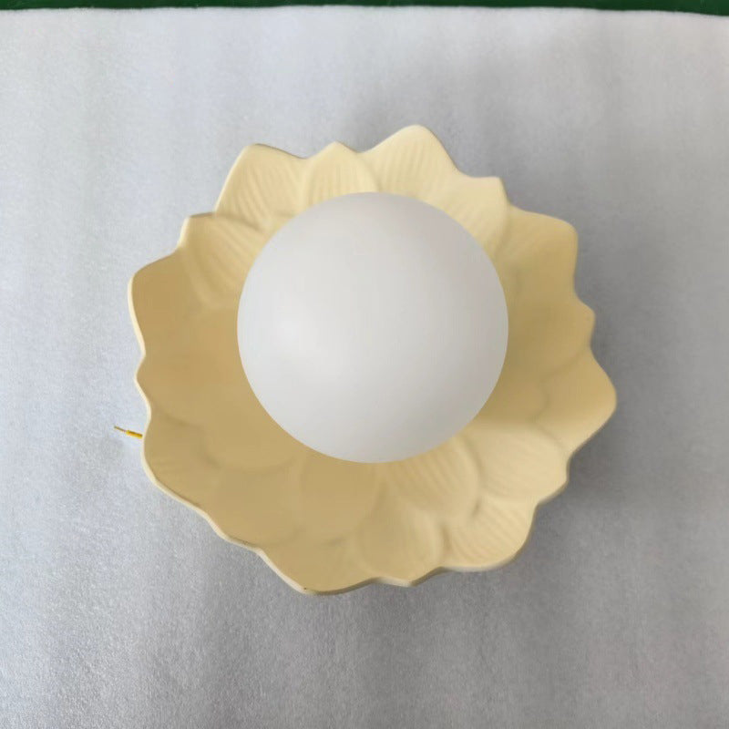Traditionelle französische Harzblume PE Kugelschirm 1-Licht Semi-Flush Deckenleuchte für Wohnzimmer 