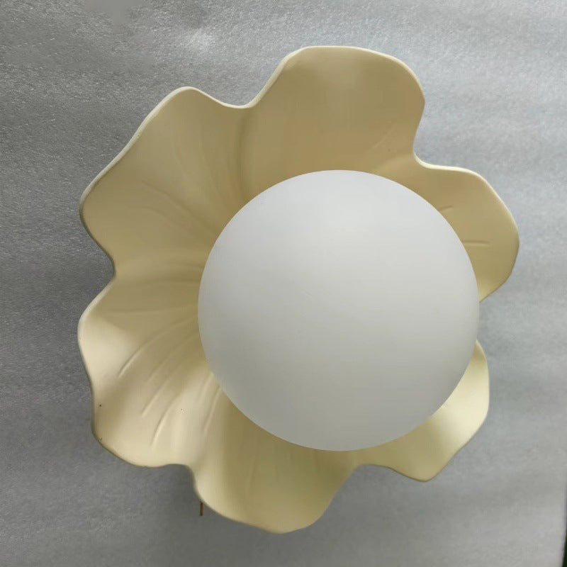 Traditionelle französische Harzblume PE Kugelschirm 1-Licht Semi-Flush Deckenleuchte für Wohnzimmer 