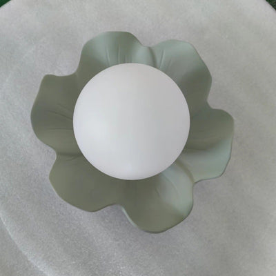 Traditionelle französische Harzblume PE Kugelschirm 1-Licht Semi-Flush Deckenleuchte für Wohnzimmer 