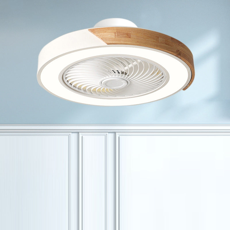 Zeitgenössischer skandinavischer runder Eisen-Massivholz-LED-leiser halb bündiger Deckenventilator mit Licht für das Schlafzimmer 